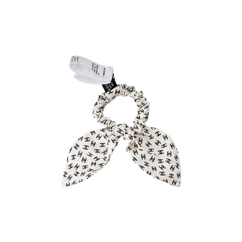 

CHANEL Double C Logo Fashion Trend Hair Tie Women s White білий