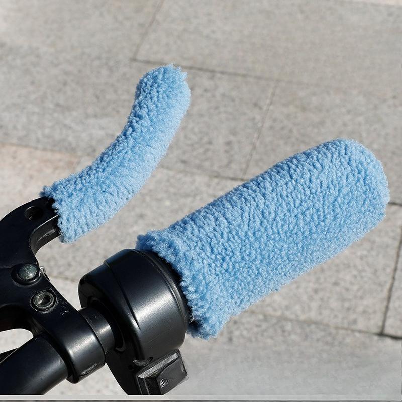 New Granular Fleece Imitation Plush Handle Cover, Anti-slip, Hand Protection and Warmth Universal for Electric Bikes, Motorcycles and Tricycles