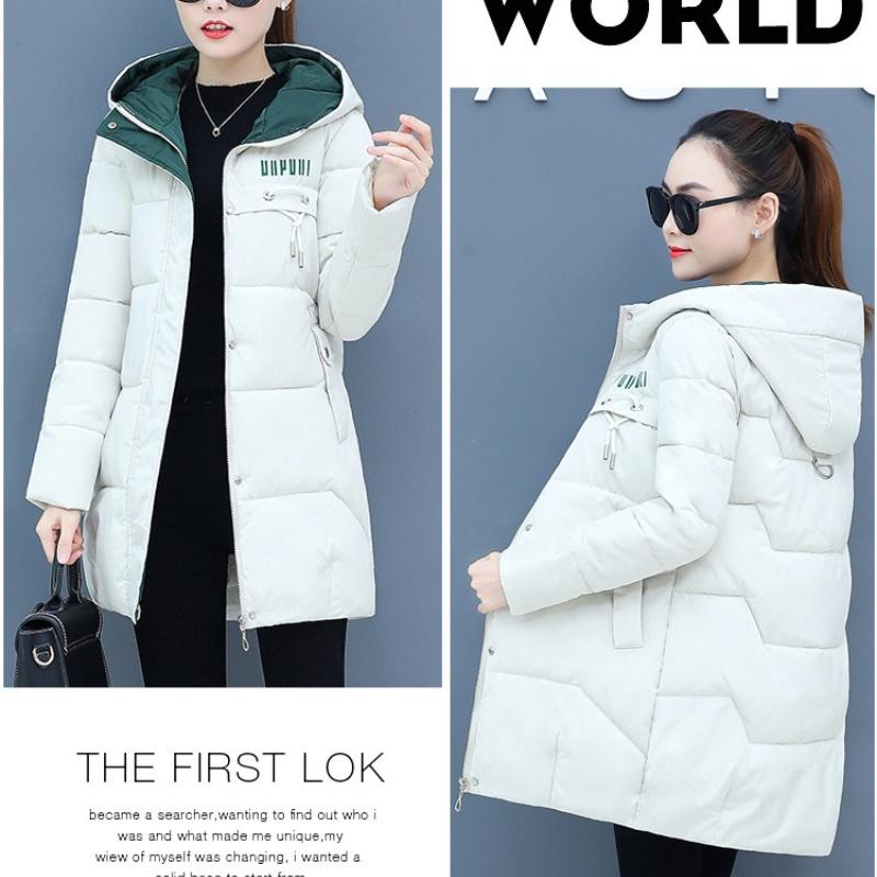 Зимняя женская куртка-пуховик с капюшоном и длинными рукавами — фото 8