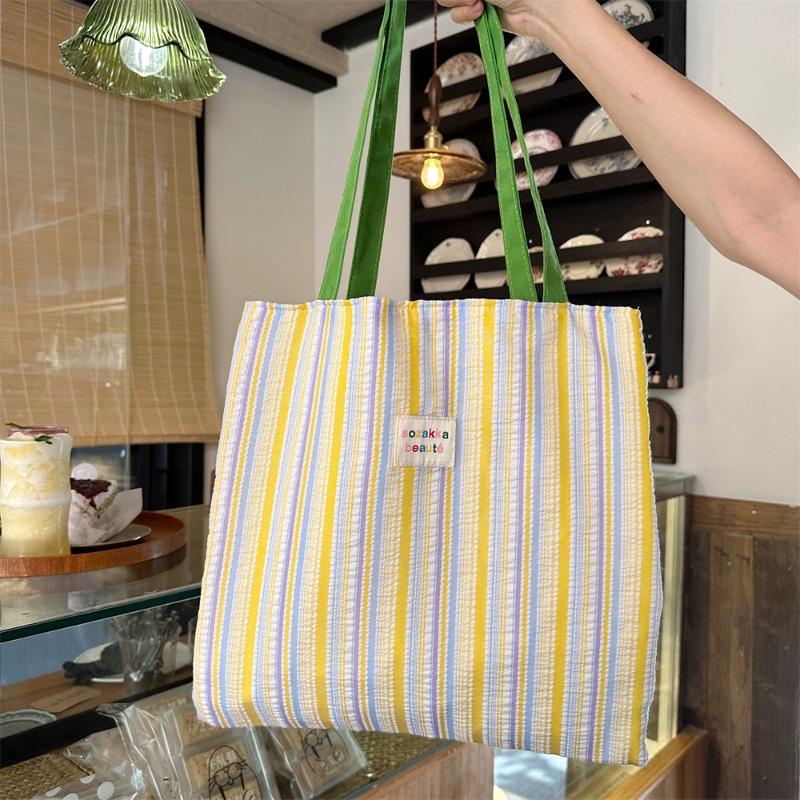 

1 Striped bubble double-layer bag, large capacity fresh pleated shoulder bag, new college style tote student bag