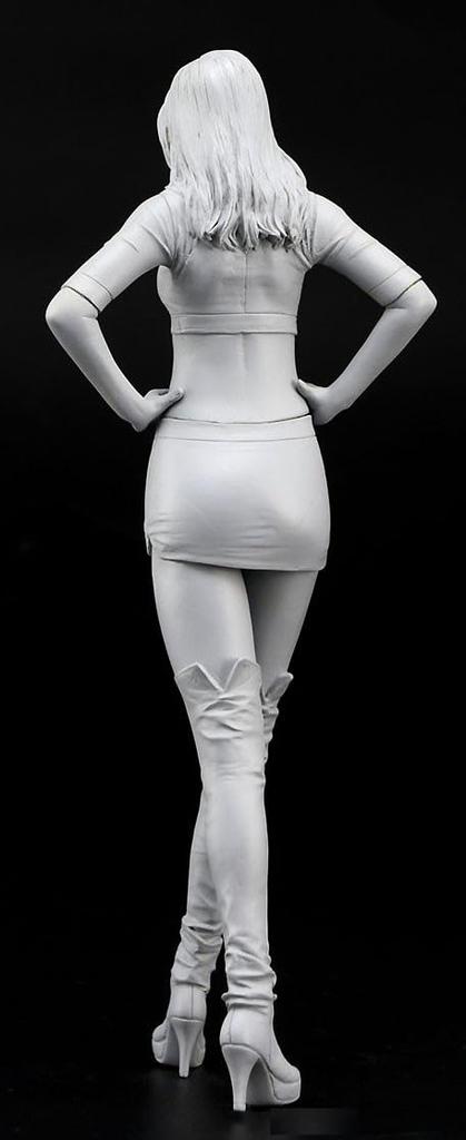 Hasegawa 1/12 Real Figure Collection No. 20 Race Queen Vol. 2 Unpainted Resin Kit SP531