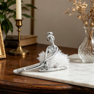 Figurina di Ballerina in Resina Statua di Ballerina Moderna con Gonna di Piume Oro Argento
