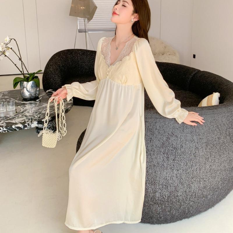 

Silkworm Weisi ice silk anti-bumping nightgown spring and summer thin solid color pajamas women s large size with chest pad M