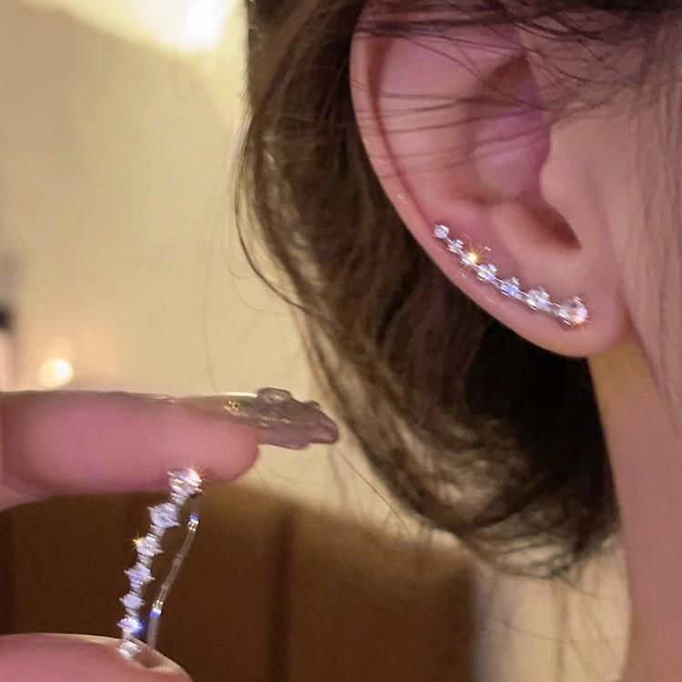 Sparkling 2025 Curved Earrings: Elegant, Light Luxury Studs with Unique Design for Women