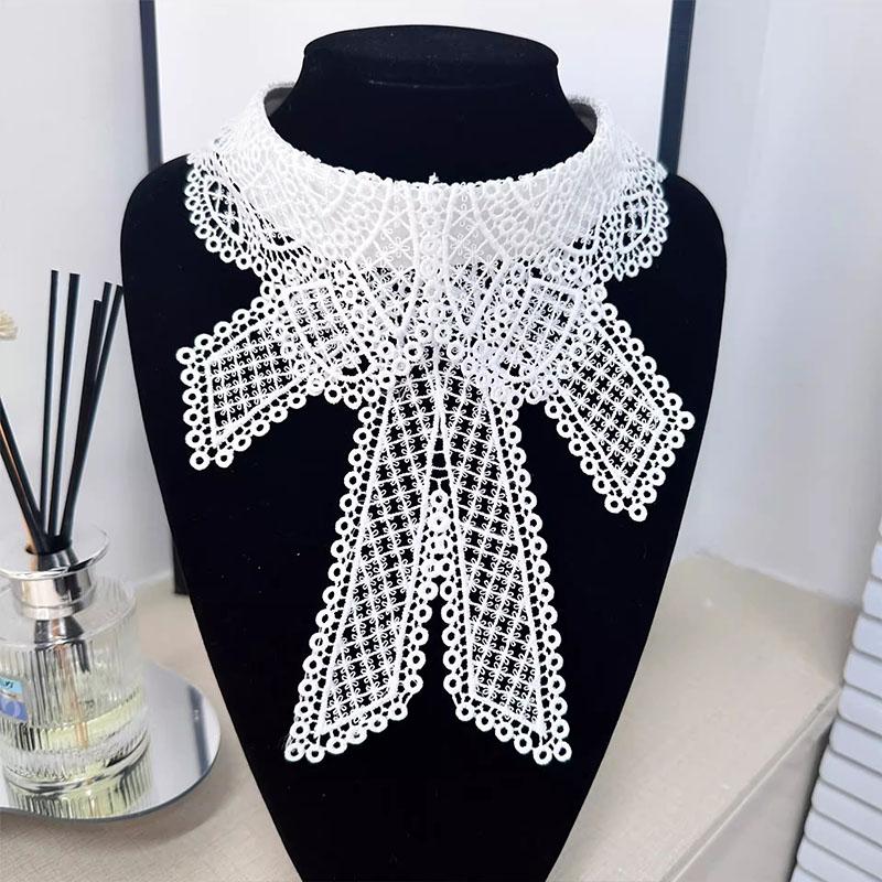 Vintage Embroidery Fake Collar For Women White Lace Hollow False Detachable Collar Lapel Shirt Tie Necklace Clothes Accessory