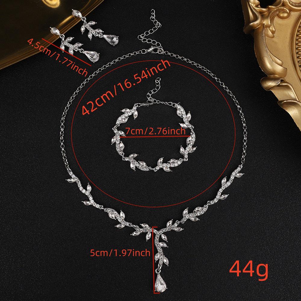 Elegant Women's Crystal Jewelry Set: Necklace, Earrings, Bracelet for Evening Dress
