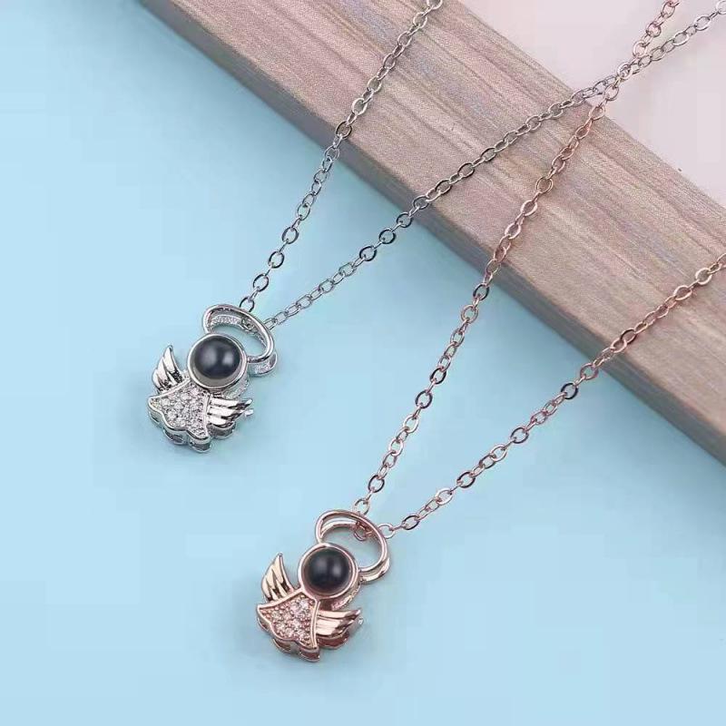 

Cross Accessories Little Angel Necklace - I Love You Projection in 100 Languages, Clavicle Chain, Valentine s Day, European & American Style. Яскраво-рожевий