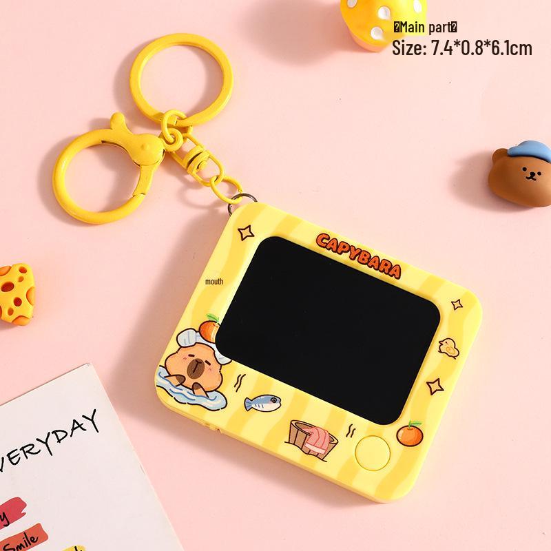 Chaveiro Boneca Capivara Pintado à Mão: Pingente de Mochila Fofo para Casais