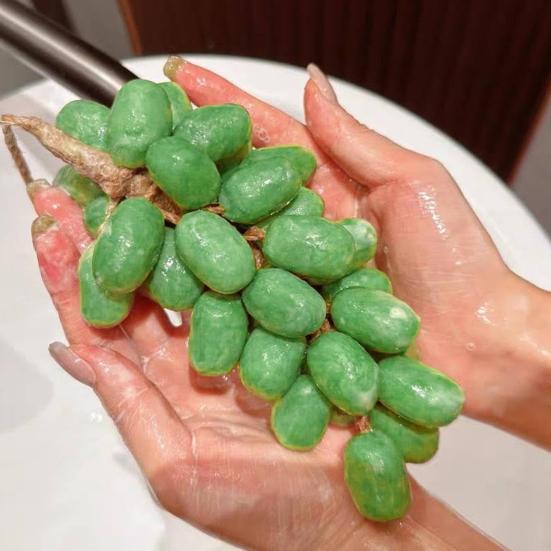 Grape Cluster Handmade Soap 250g Scented Cold-Process Soap for Face Body Realistic Moisturizing Soap Gift for All Skin Types