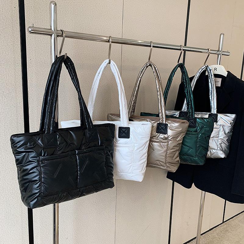 Large-capacity cotton clothing bag women's 2025 new Korean version solid color simple women's shoulder messenger bag commuter tote bag