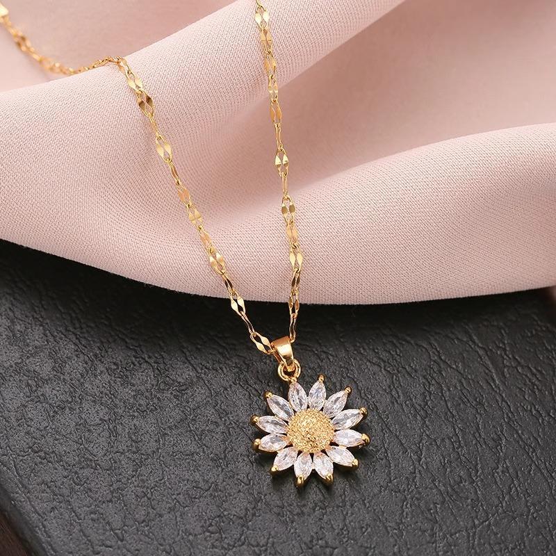 1PCS Gold-color Necklace Ladies Light Luxury Style Flower Pendant Inlaid Zirconia Titanium Steel Chain Holiday Zircon