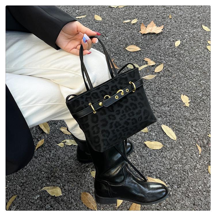 2025 Retro Leopard Print Women's Large Capacity Shoulder Crossbody Handbag