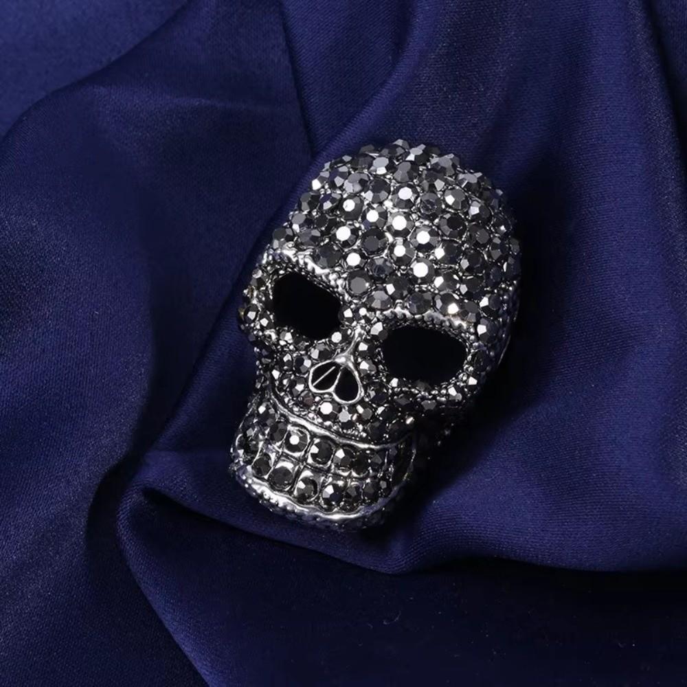 Rhinestone Retro Skull Pin Punk Style Gothic Skull Badge Lapel Pin  Halloween Party