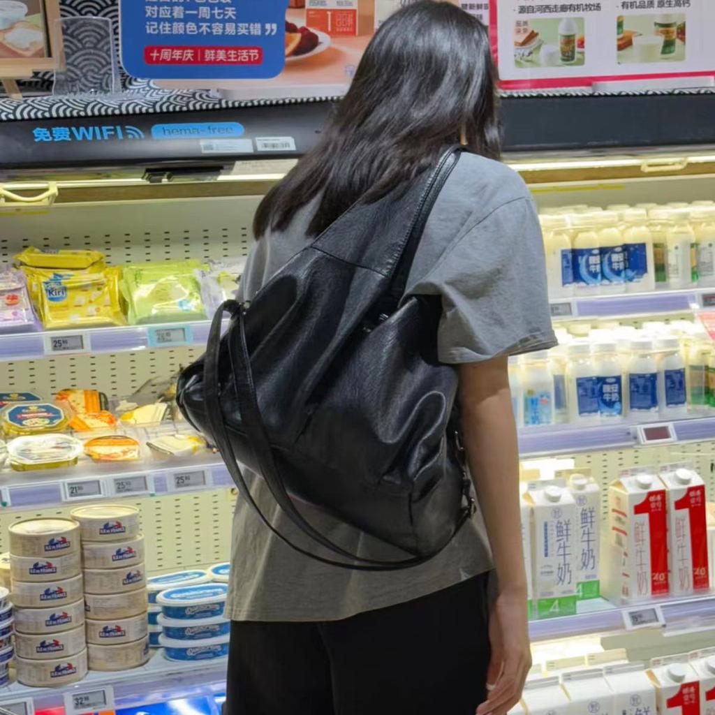 American retro oil wax leather large-capacity tote bag black high-end versatile shoulder underarm bag commuter messenger bag
