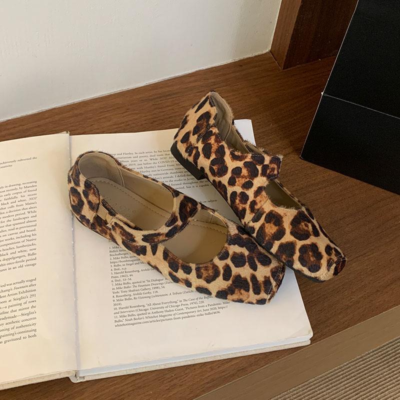 Fashion New Female Slip On Footwear Ladies Flats With Shoes Square Toe Fashion Shallow Women Mary Janes Flats Shoes