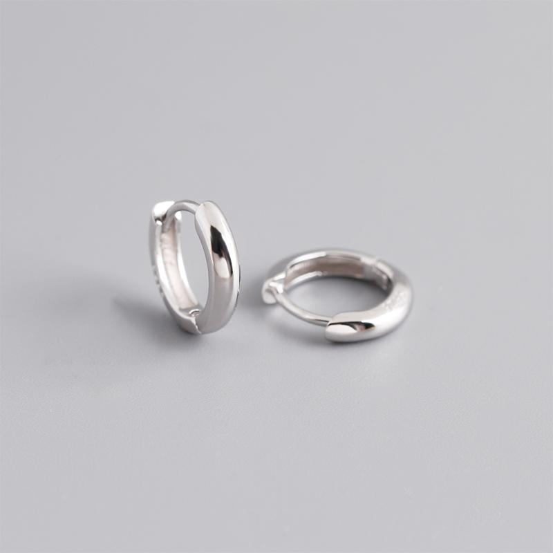 WANTME Pendientes de Aro Huggies Minimalistas Mate Góticos Unisex de Plata 925 para Mujeres Hombres Joyería de Hebilla para Oreja Piercing