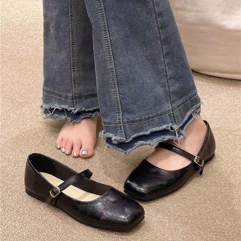 French square head shallow mouth flat-soled single shoes women's 2025 models with skirts, evening breeze gentle soft soles Mary Jane small leather