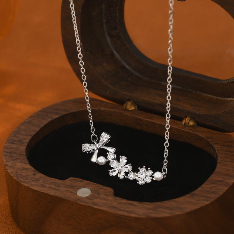 Necklaces Premium Ribbon Pearl Necklace for Women Charms Fashion Vintage Pendant Jewelry