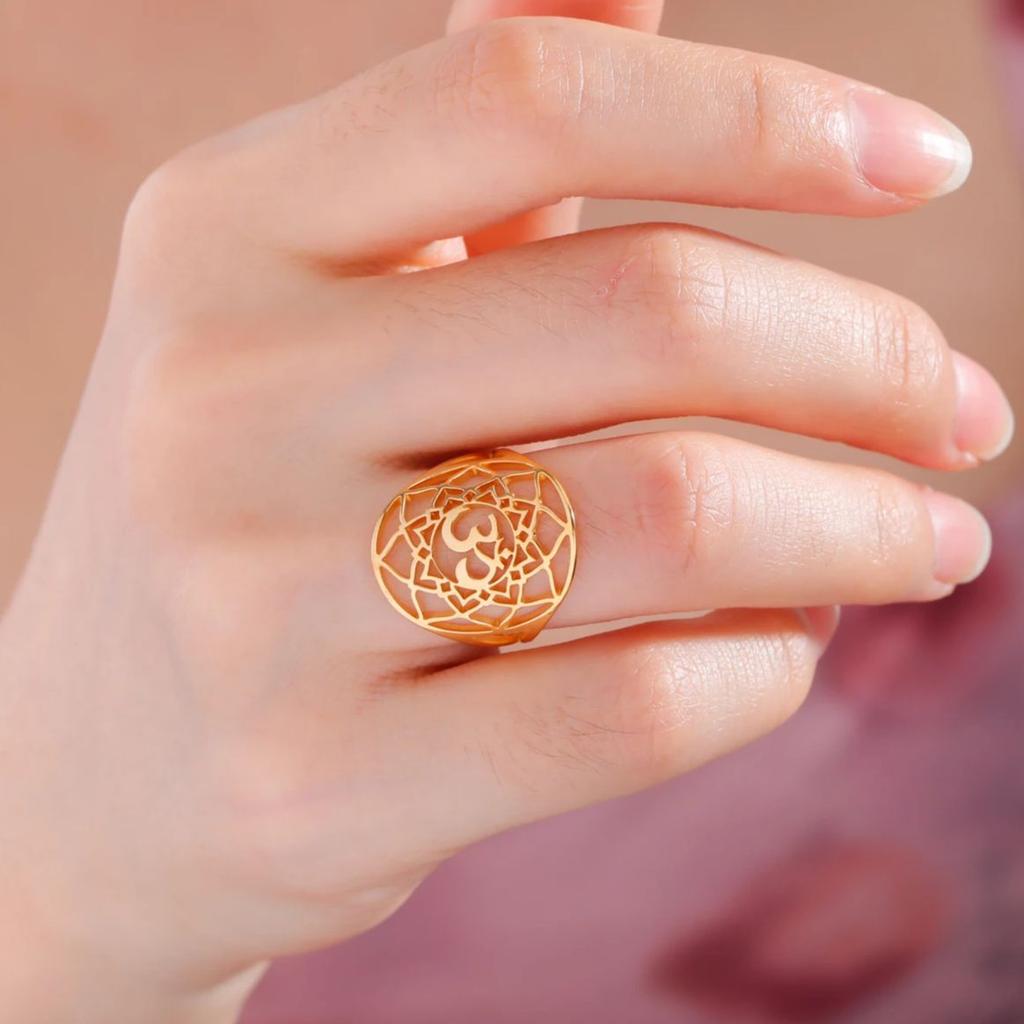 LIKGREAT Chakra OM Ring for Women Men Stainless Steel Gold Color AUM Yoga Meditation Spiritual Religious Amulet Jewelry Gifts