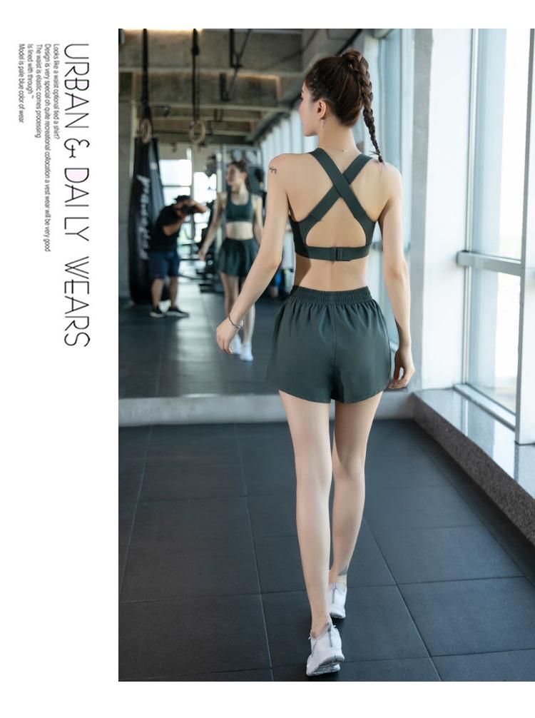 Women's High-End Fashion Yoga Suit: Loose, Quick-Drying Long Sleeve Running Sportswear for Fitness and Style.