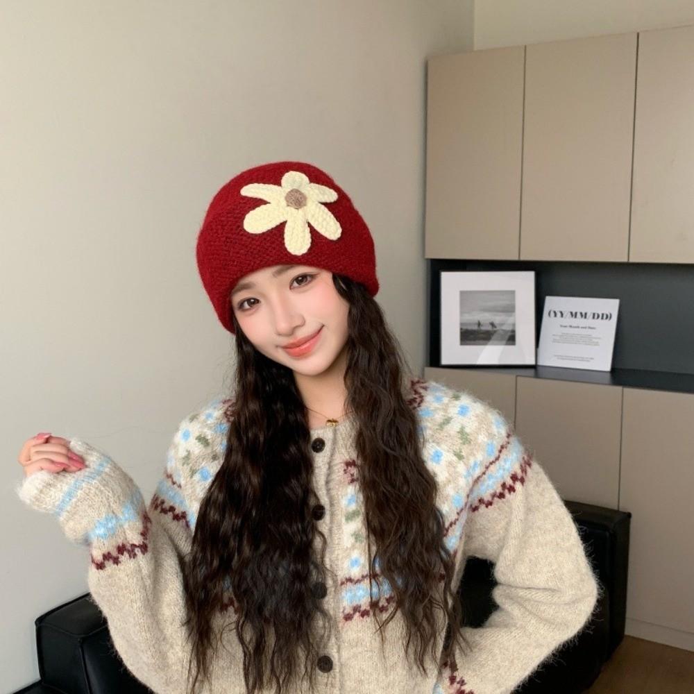 Polyester 3D Floral Knitted Beanie Hat Ear Protection Earflap Hat Outdoor Activities