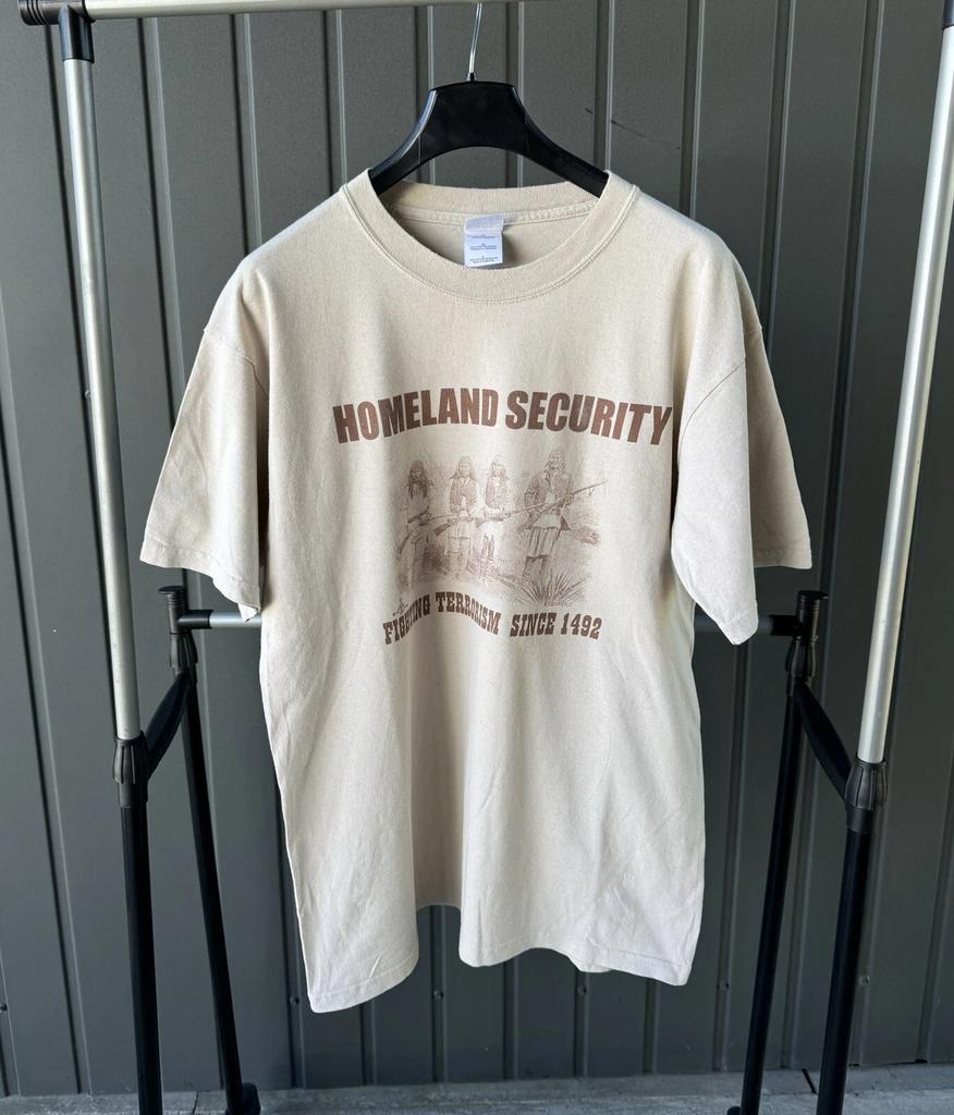 Vintage tričko Homeland Security Původní Američané Humor Y2k 1492