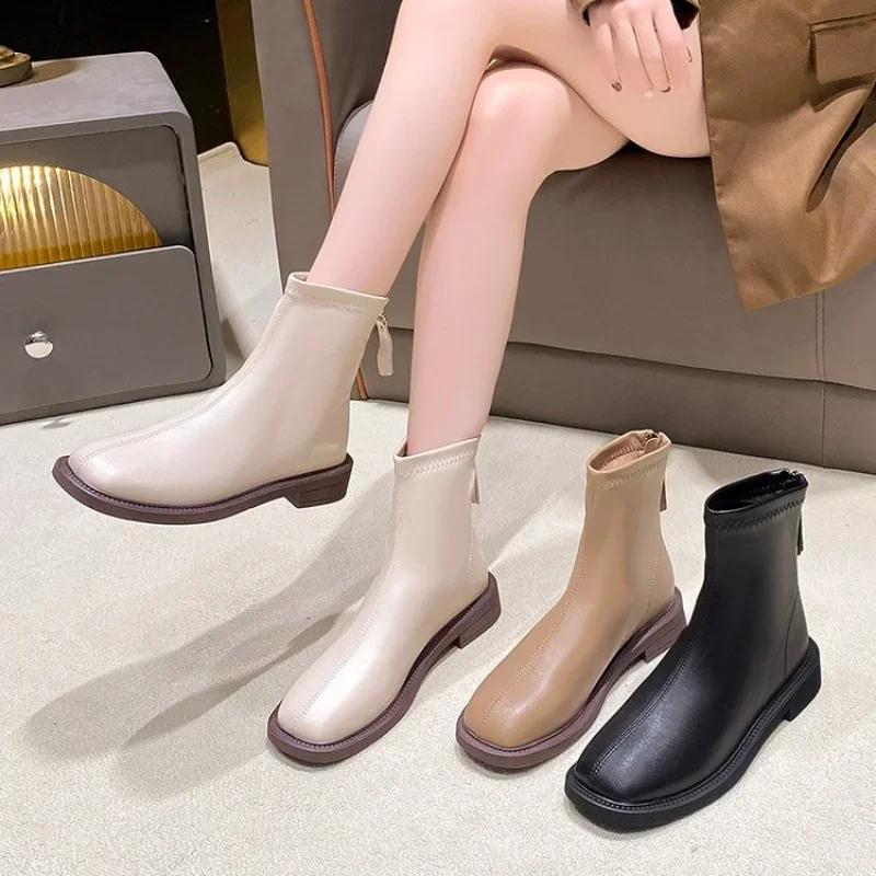 Botas brancas de cano médio, prata, femininas, cano médio, couro, bico fino, bico fino, outono 2024, borracha, slip-on, cano baixo