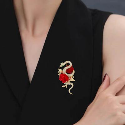 Suit Coat Brooch Shiny Rhinestones Snake Shape Pin with Rose Flower Decor Sweaters Hats Bags Badge Daily Wear Parties Accessory