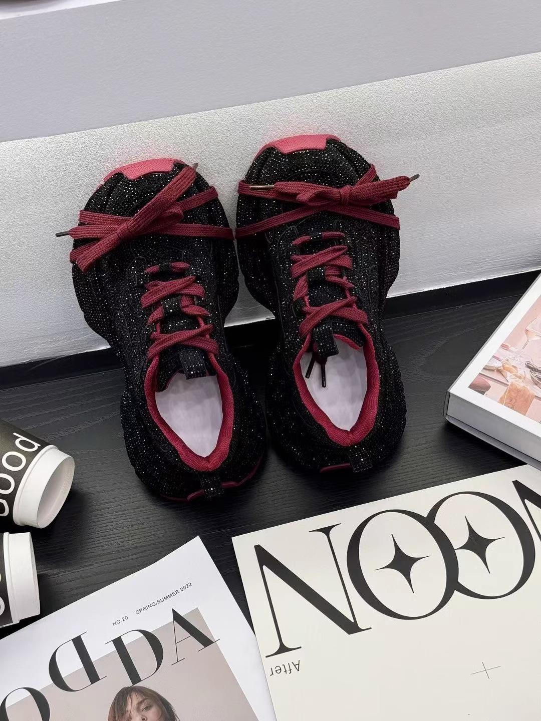 

Европейские товары, полные бриллиантовых кроссовок для женщин весной и осенью 2025 года, новая спортивная обувь на платформе для уличного стиля 38