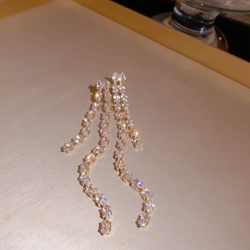 Korean Zircon Water Drop Tassel Necklace – Elegant and Stylish Jewelry for Women