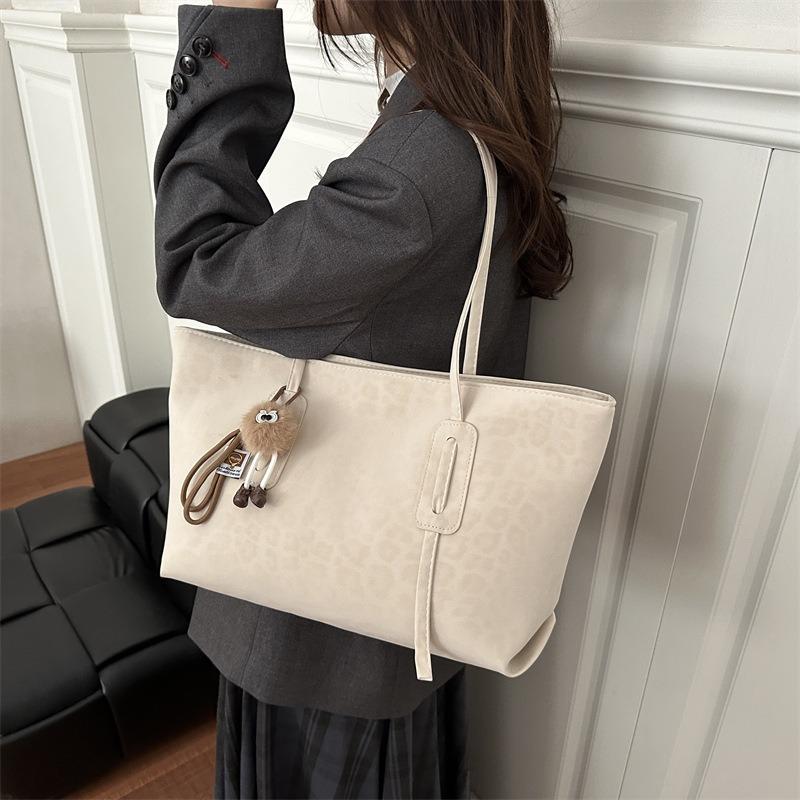 Autumn and winter new women's bags casual retro simple tote bags fashion personality trend shoulder bags