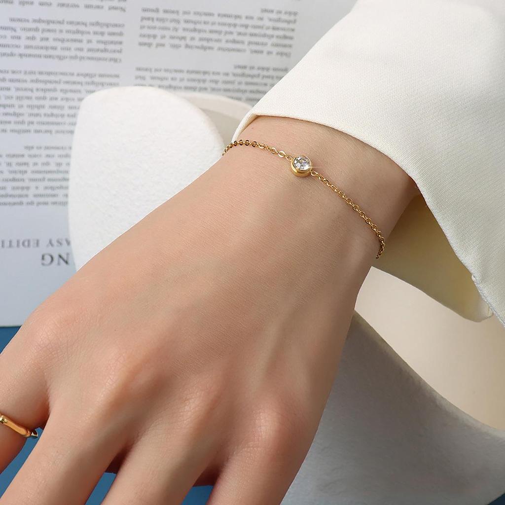 Stylish Diamond Stainless Steel Bracelet for Women - Lightweight & Versatile Design