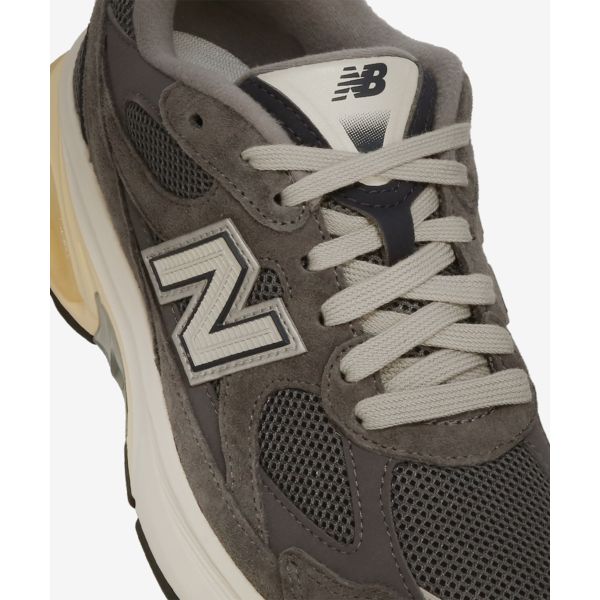 New Balance Nb 2010 Scarpe da Ginnastica Basse Retro Sportive Punta Tonda Pelle Pelle Sintetica Poliestere Assorbimento degli Urti Unisex sneakers U201086J