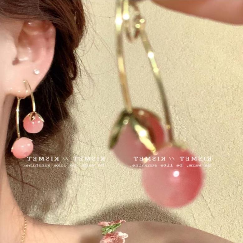 Lychee Jelly Powder Mosquito Coil Ear Clips: Elegant Chinese Style Moisturizing Earrings for Women