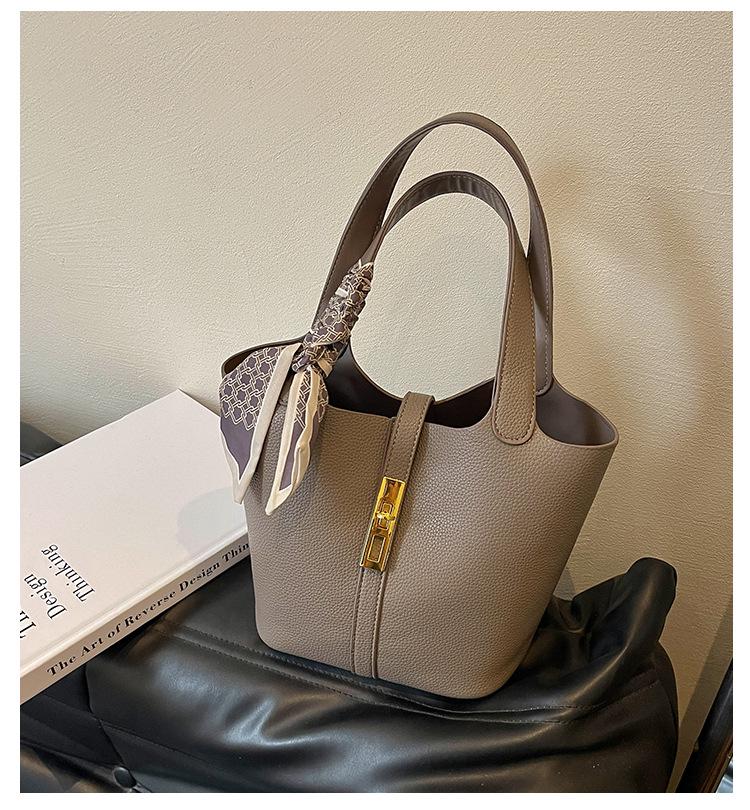 Trendy Cross-Buckle Bucket Bag: Versatile, High-End Fashion Handbag