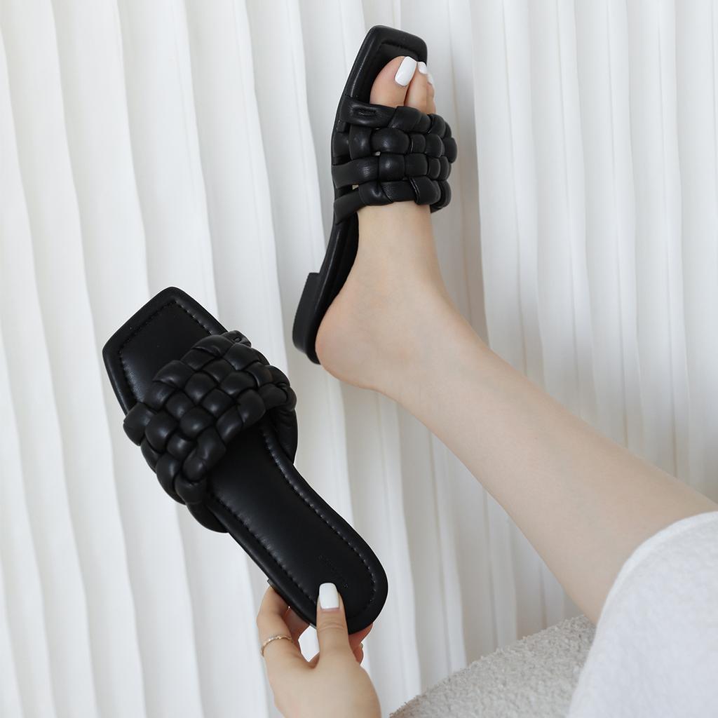 Sheepskin version of marshmallow square head leather woven slippers for women wearing new flat bottom one word lazy cool slippers for summer women