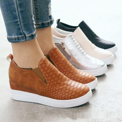 Mocassins compensés pour femmes Chaussures en cuir PU Tendance Chaussures à hauteur augmentée Féminines Nouvelle Mode Confort Chaussures à enfiler à plateforme vulcanisée