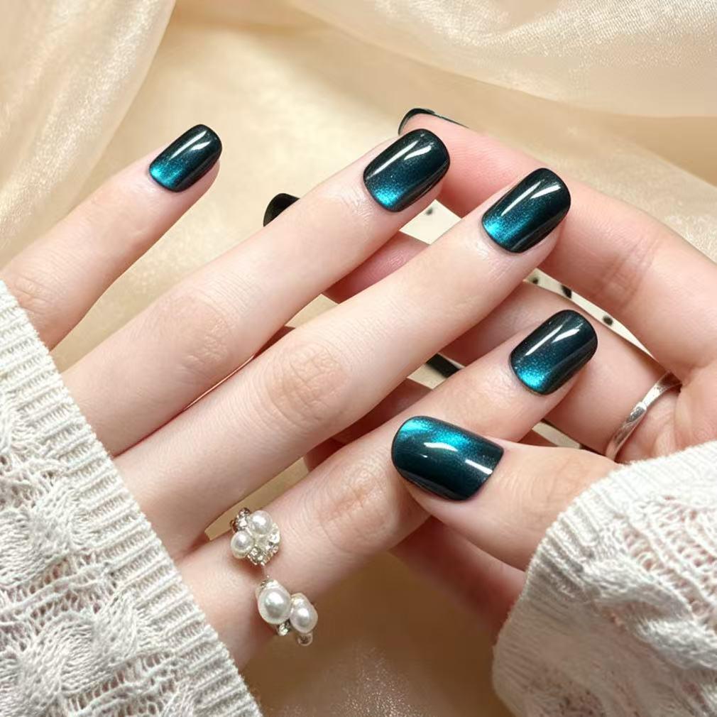 Chic Black & Blue Cat Eye Nail Art - Short Wearable Bestseller