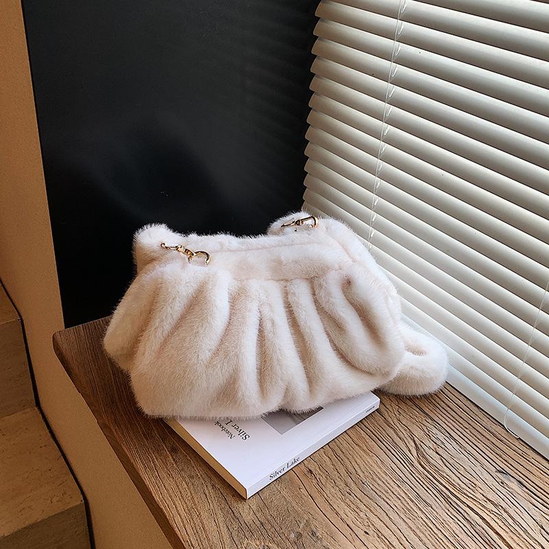 

New Comfortable Versatile Top Clutch Bag Women Winter Fluffy Cloud Crossbody Bag Retro Furry Commuting Storage Bag Purse Handbag 27x13x17cm белый