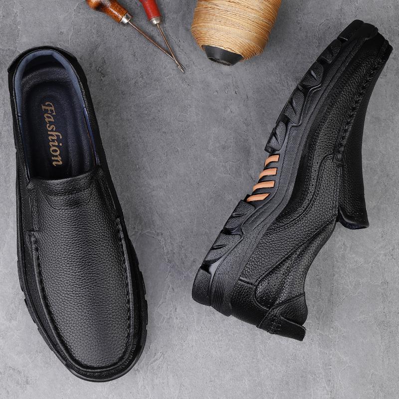 Fashion Genuine Leather Slip On Loafers New Men Casual Leather Moccasins Driving Shoes Design Casual Leather Soft Bottom Flats