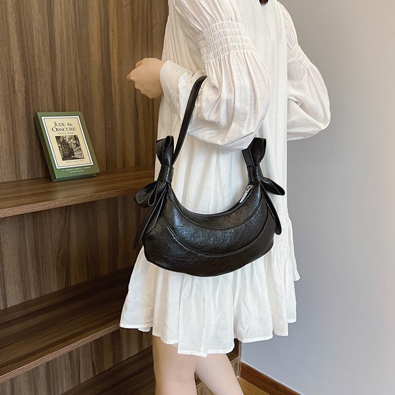New Underarm Dumpling Bag Women's Fashion Shoulder Bag PU Material Sturdy, Exquisite, Beautiful and Elegant