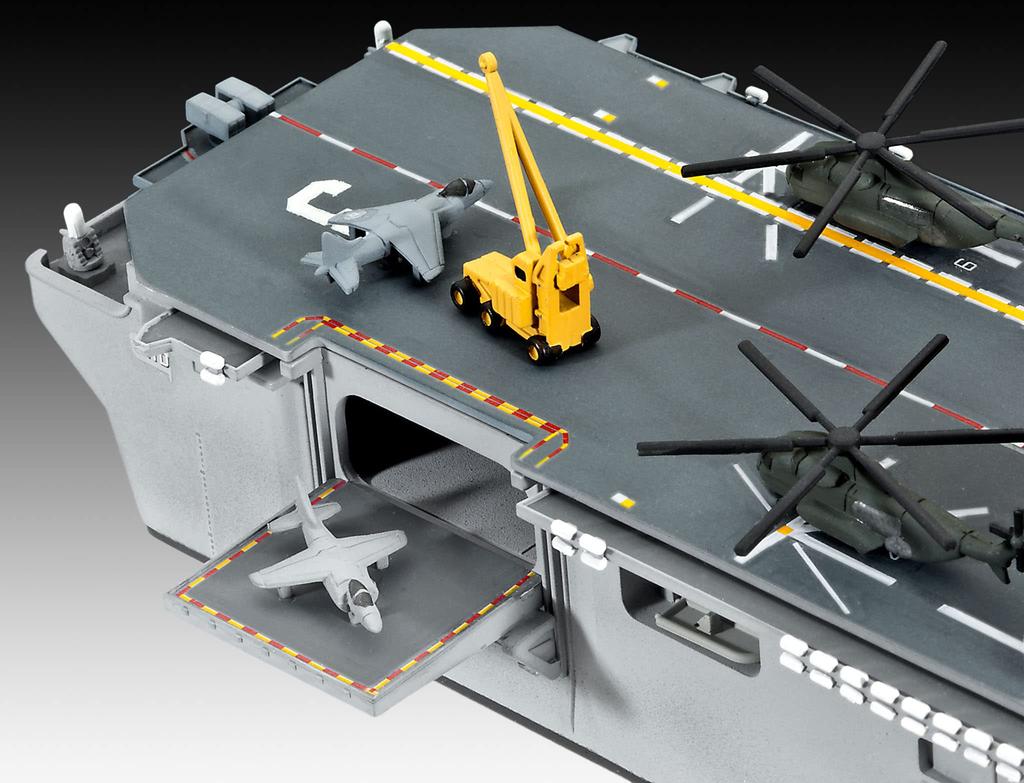 Revell 1/700 Scale US Navy Wasp-class Amphibious Assault Ship Plastic Model Kit 05178, Molded In Color