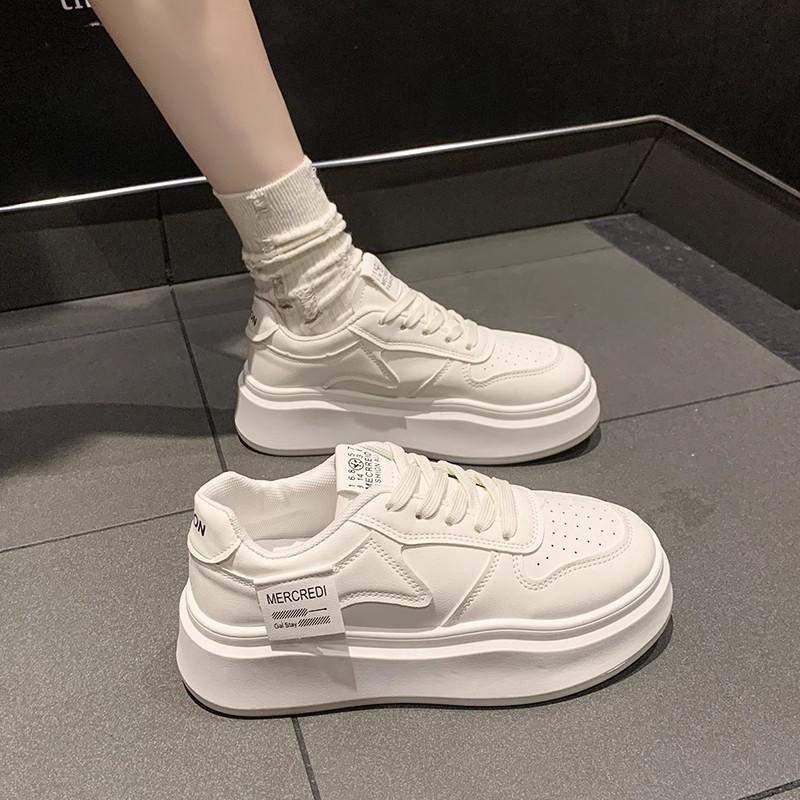 

Thick-soled versatile and high-white shoes for women s 2024 new summer popular sports shoes for women s niche design board shoes 40