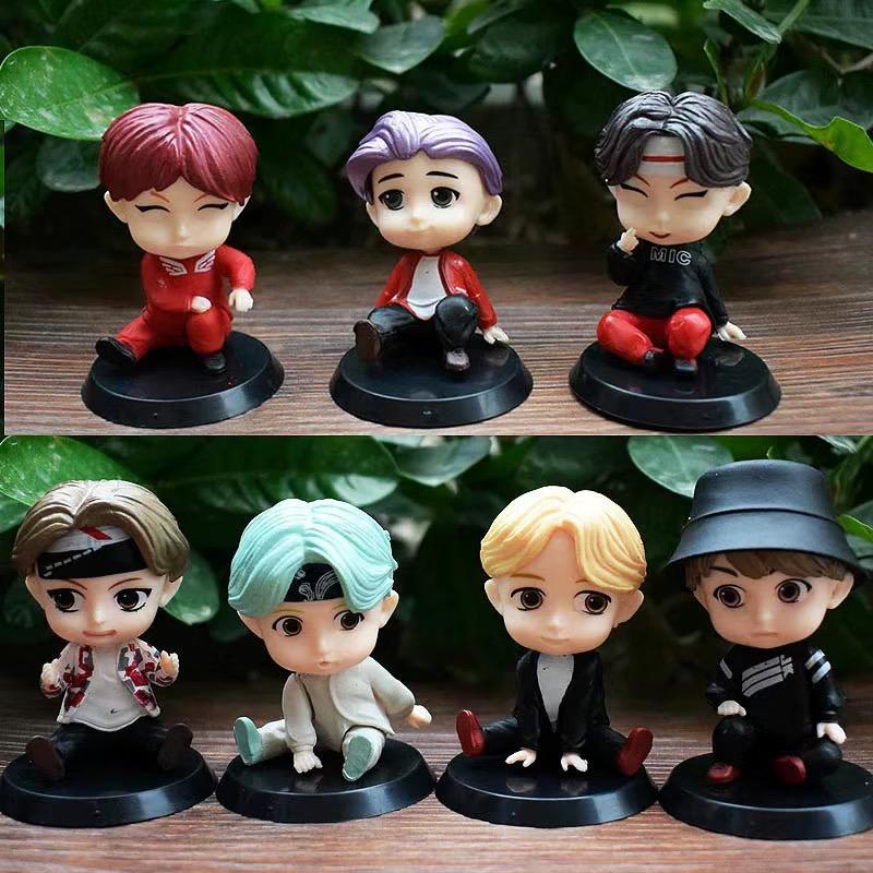7 sztuk Toppery na tort BTS Zestaw postaci Figurki Akcji Zabawki, Mini Figurki Lalki BTS Akcesoria na Imprezę Urodzinową Samochód Biurko Dekoracje Urodzinowe BTS