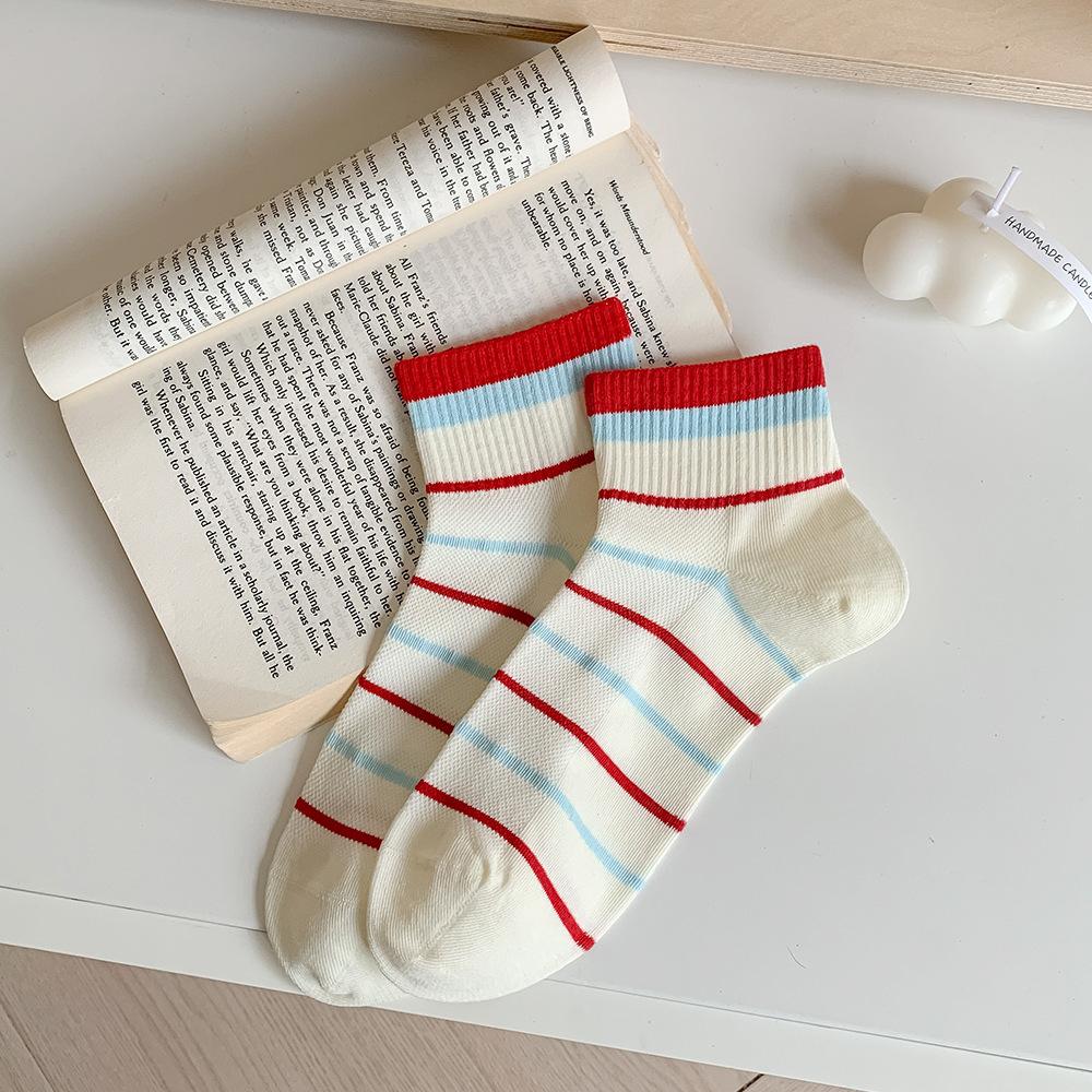 Chaussettes Blanches Chaussettes Courtes pour Femmes Été Fines Style Sportif Coréen Chaussettes Basses Respirantes Absorption de la Sueur