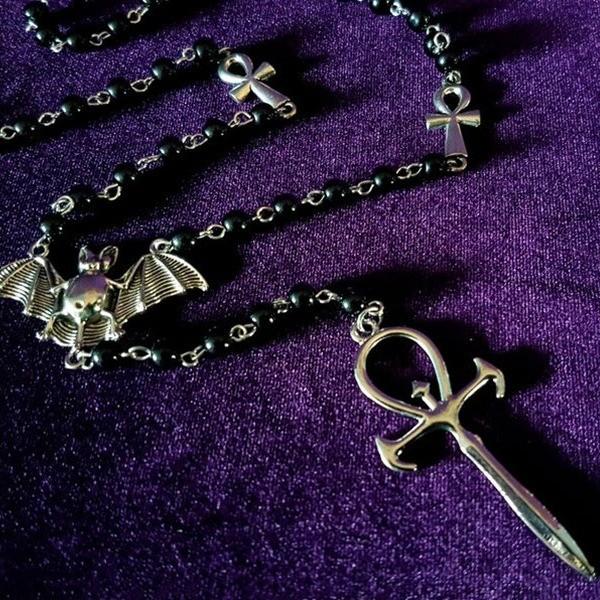 Gothic Alloy Cross Pendant Necklace With Electroplated Finish For Men And Women Fashion Accessory