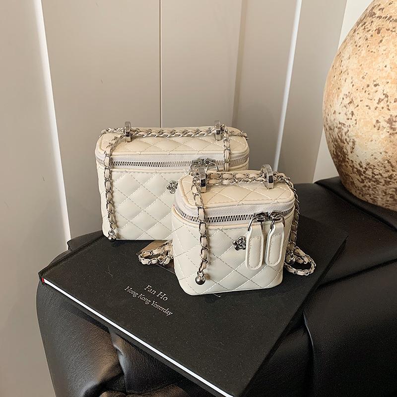 

Новая модная сумка-мессенджер на плечо Small белый