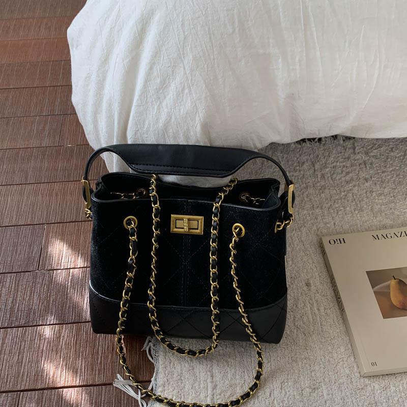 2025 Autumn New Bucket Bag Women's Commuter Diamond Chain Shoulder Bag High Value Fashion Tote Bag