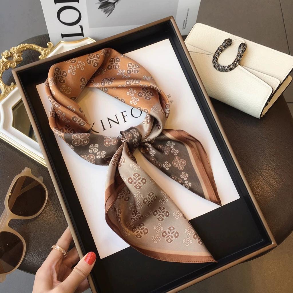 Bandanas Quadratisch 100% Seide Schal Damen Mädchen Stirnband Accessoires Taschentuch Halstuch Haarschal Modedruck Halstücher