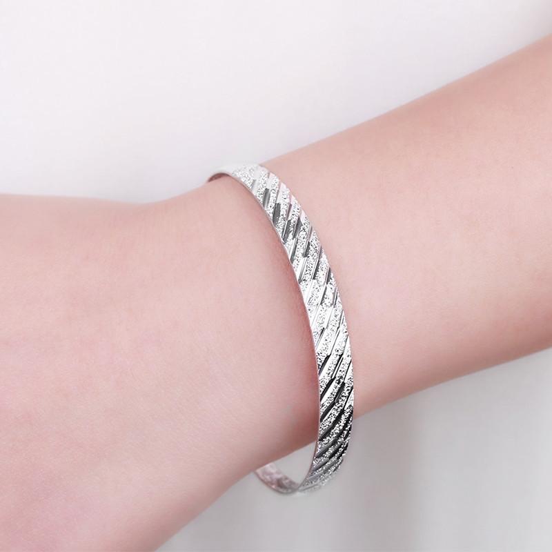 Jewelry New Clothing Accessories Women's Bracelet Meteor Shower Pattern Push Pull Bracelet Silver Plated Bracelet